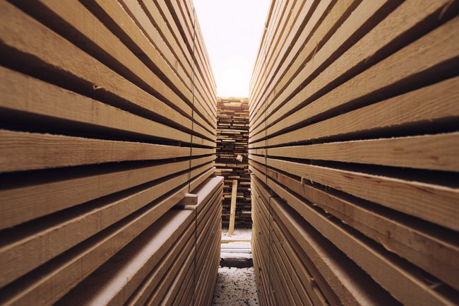 Baumaterial bleibt sehr teuer – Entspannung bei Holzpreisen