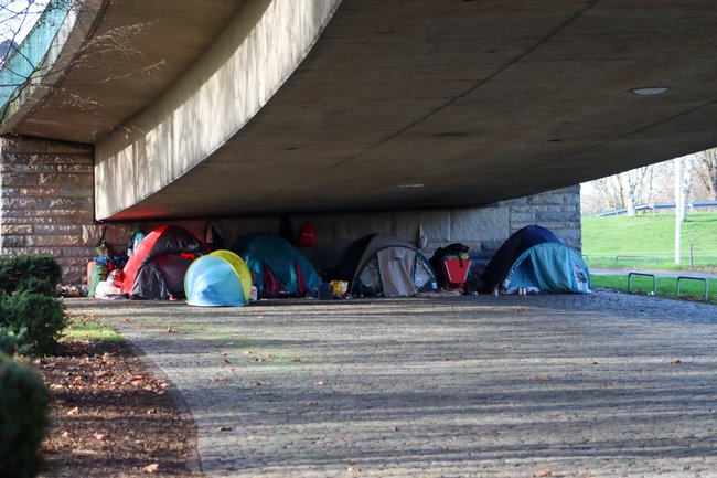 Wohnungslosigkeit vermeiden: Neue Wissensplattform hilft